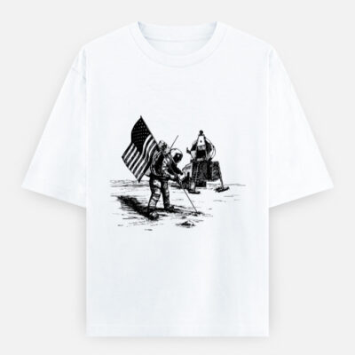 The astro Oversized  Tee